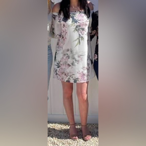 Lulu’s Dream of You Ivory Floral Print Off the Shoulder Shift Dress- size Small - Picture 6 of 6